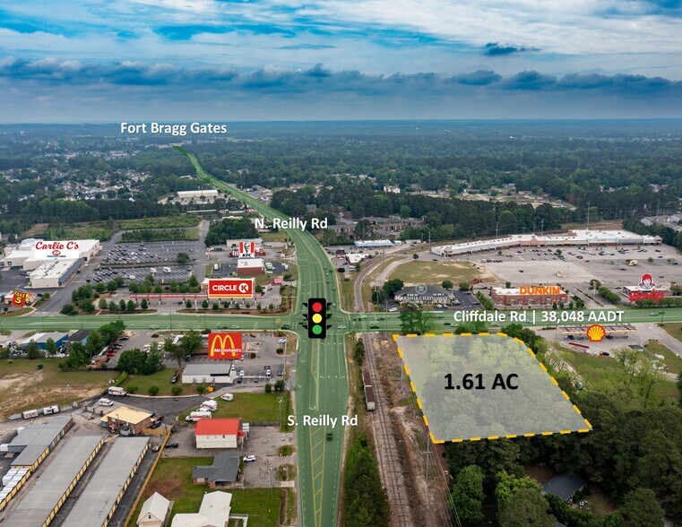6925 Cliffdale Rd, Fayetteville, NC à vendre - Photo du bâtiment - Image 3 de 5
