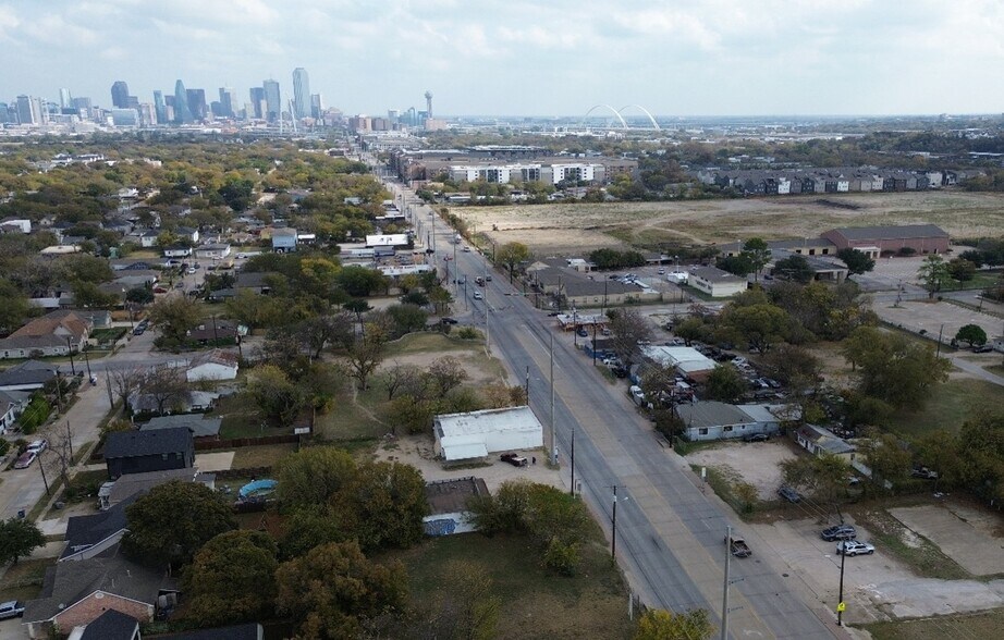 1819-1827 Singleton Blvd, Dallas, TX à vendre - Aérien - Image 2 de 7
