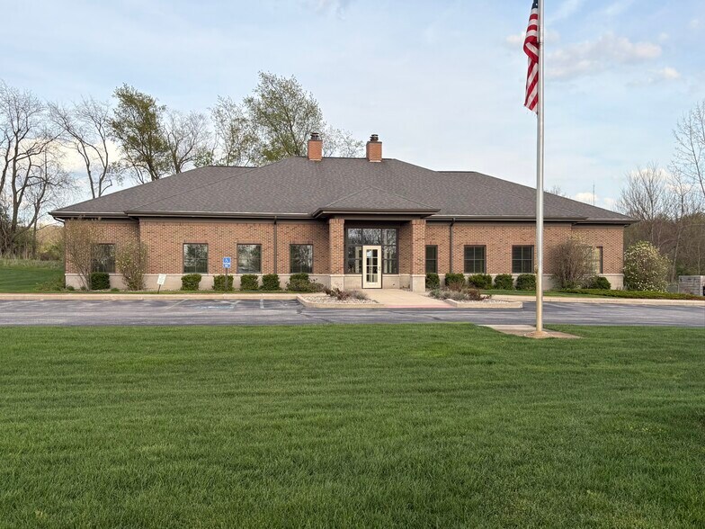 60267 Century Dr, Cassopolis, MI à vendre - Photo du bâtiment - Image 1 de 19