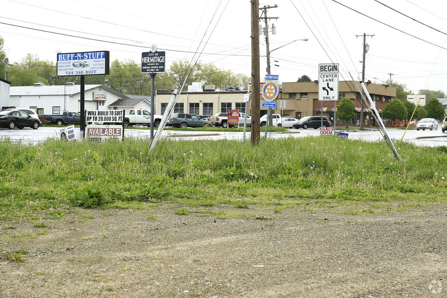 Property + Development Site Sale portefeuille de 2 propriétés à vendre sur LoopNet.ca - Photo principale - Image 2 de 2