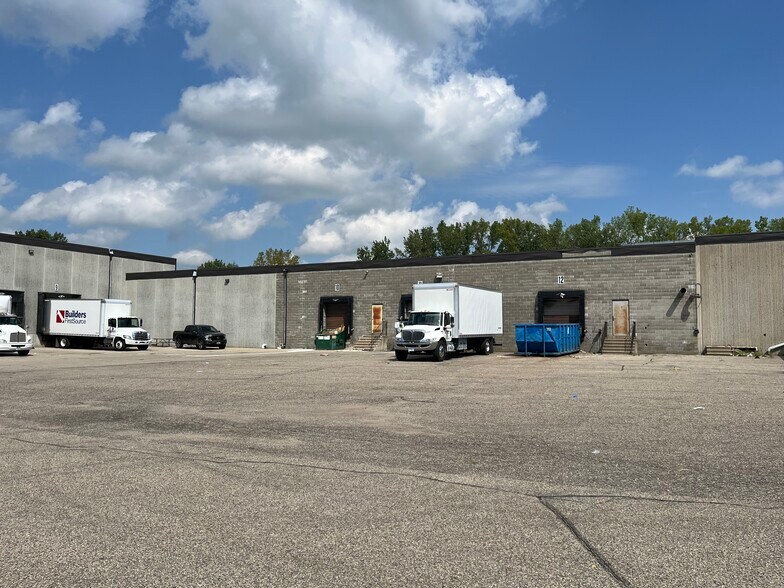 11356 215th St W, Lakeville, MN à louer - Photo du bâtiment - Image 2 de 4