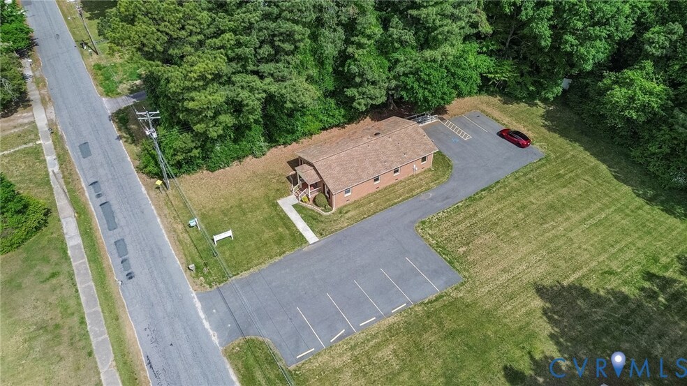 10806 Rives Ave, Mc Kenney, VA à vendre - Photo du bâtiment - Image 2 de 25