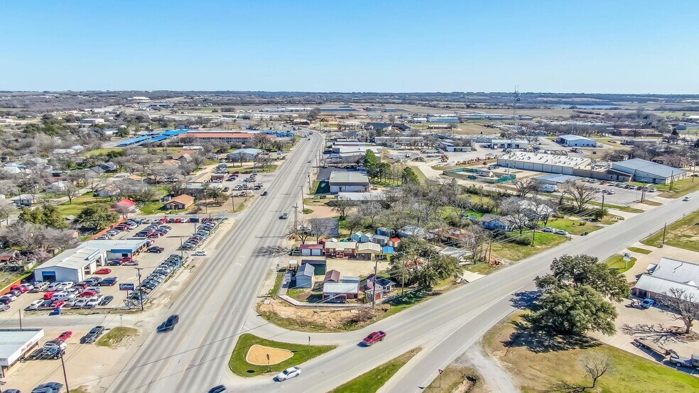 404 E South Loop, Stephenville, TX à vendre - Photo du bâtiment - Image 2 de 9