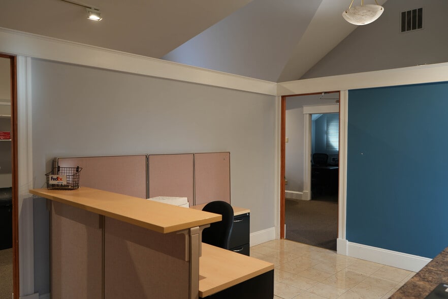 1 Club Acre Ln, Bedford, NH for lease - Building Photo - Image 2 of 14