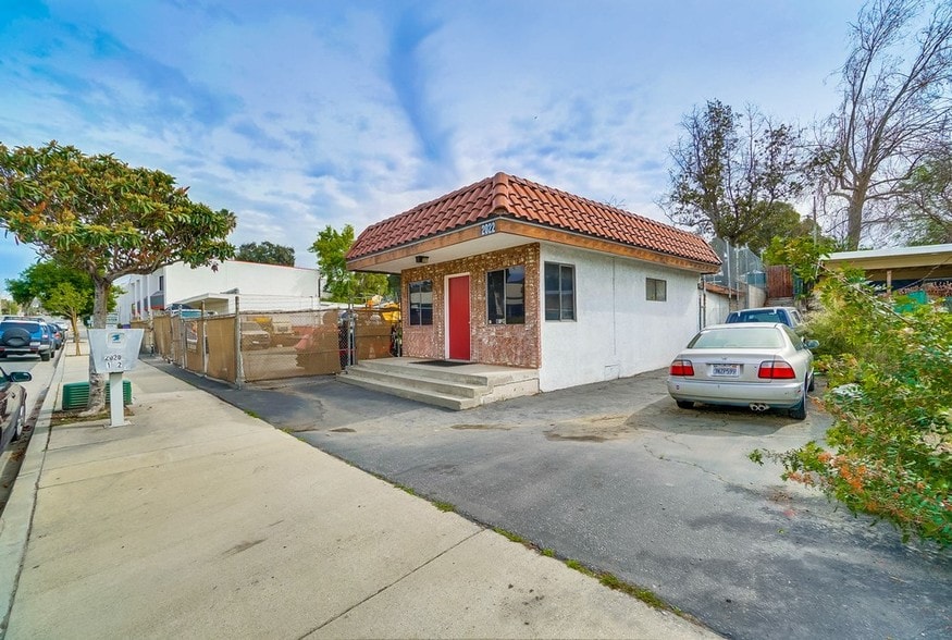 2022 E Route 66, Glendora, CA à vendre - Photo du bâtiment - Image 3 de 12