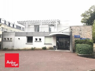 Plus de détails pour Commerce de détail à vendre