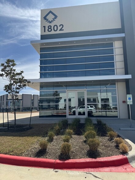 Aviation Dr, Georgetown, TX à louer - Photo principale - Image 1 de 4
