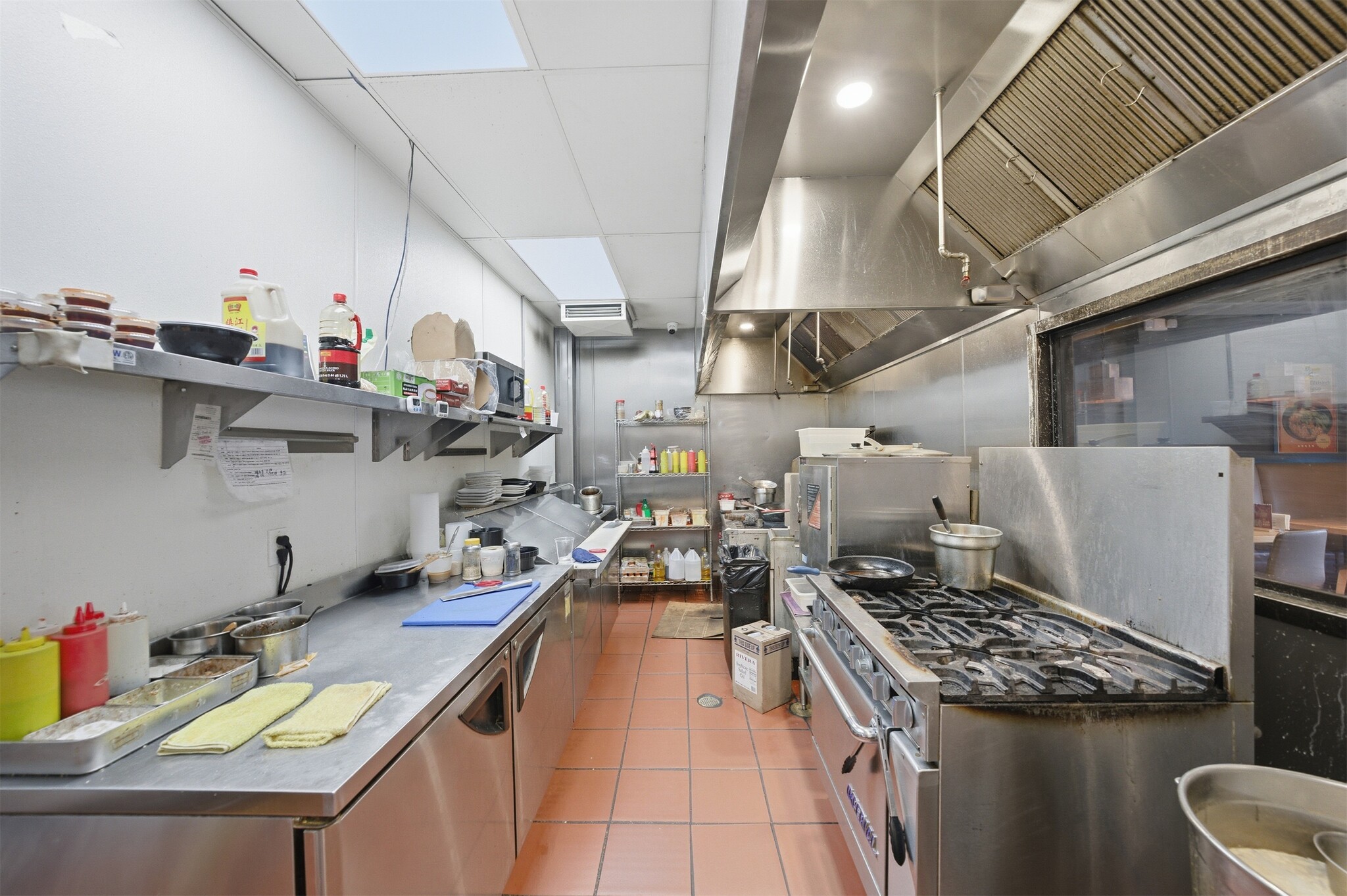 14200-14450 Culver Dr, Irvine, CA à louer Photo intérieure- Image 1 de 1