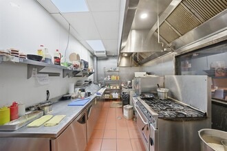 14200-14450 Culver Dr, Irvine, CA à louer Photo intérieure- Image 1 de 1