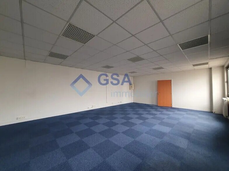 Bureau dans Lisses à louer - Photo intérieure - Image 3 de 9