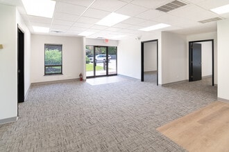 1803 Hicks Rd, Rolling Meadows, IL for lease Interior Photo- Image 2 of 5