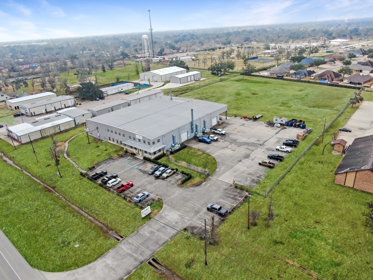 2024 Brazosport Blvd N, Richwood, TX à vendre Photo du bâtiment- Image 1 de 1