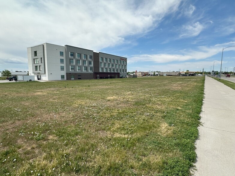 33rd Street, Hastings, NE for sale - Primary Photo - Image 1 of 9