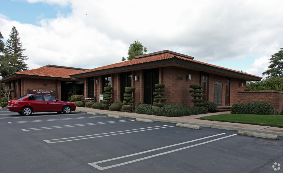 2908 W Main St, Visalia, CA for sale - Primary Photo - Image 1 of 1