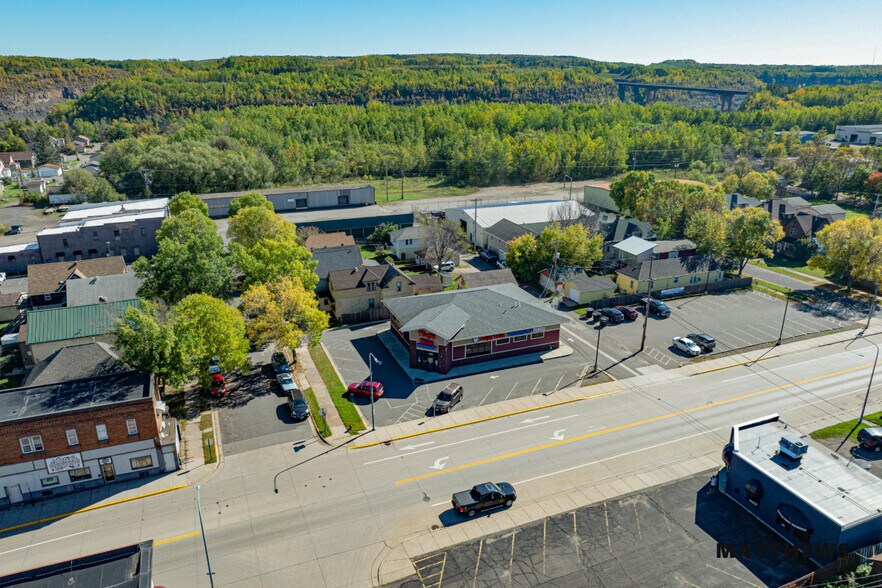 202 S 2nd Ave, Virginia, MN à vendre - Photo du bâtiment - Image 2 de 3