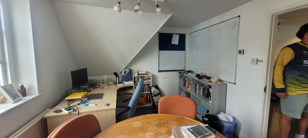1-4 The Plain, Oxford for lease - Building Photo - Image 3 of 11