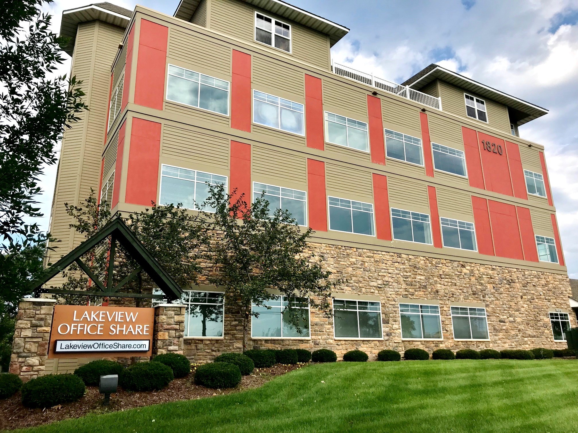 1820 Old Highway 8, New Brighton, MN for lease Building Photo- Image 1 of 12