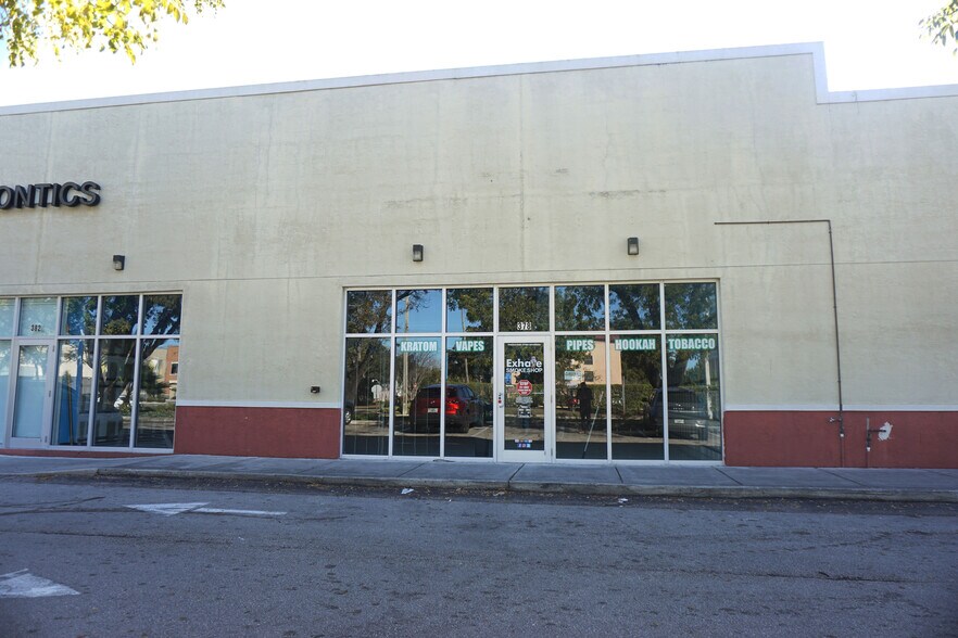 374-400 N Rock Island Rd, Margate, FL à louer - Photo du bâtiment - Image 3 de 10