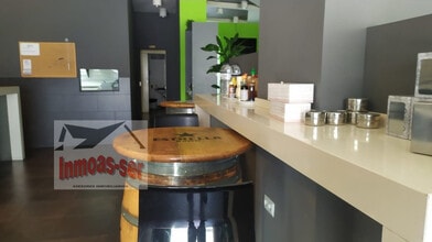 Retail in Barcelona, Barcelona for lease Interior Photo- Image 2 of 15