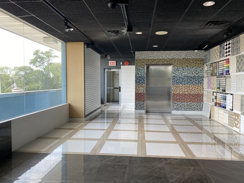 31 N Bridge St, Staten Island, NY for lease - Building Photo - Image 2 of 9