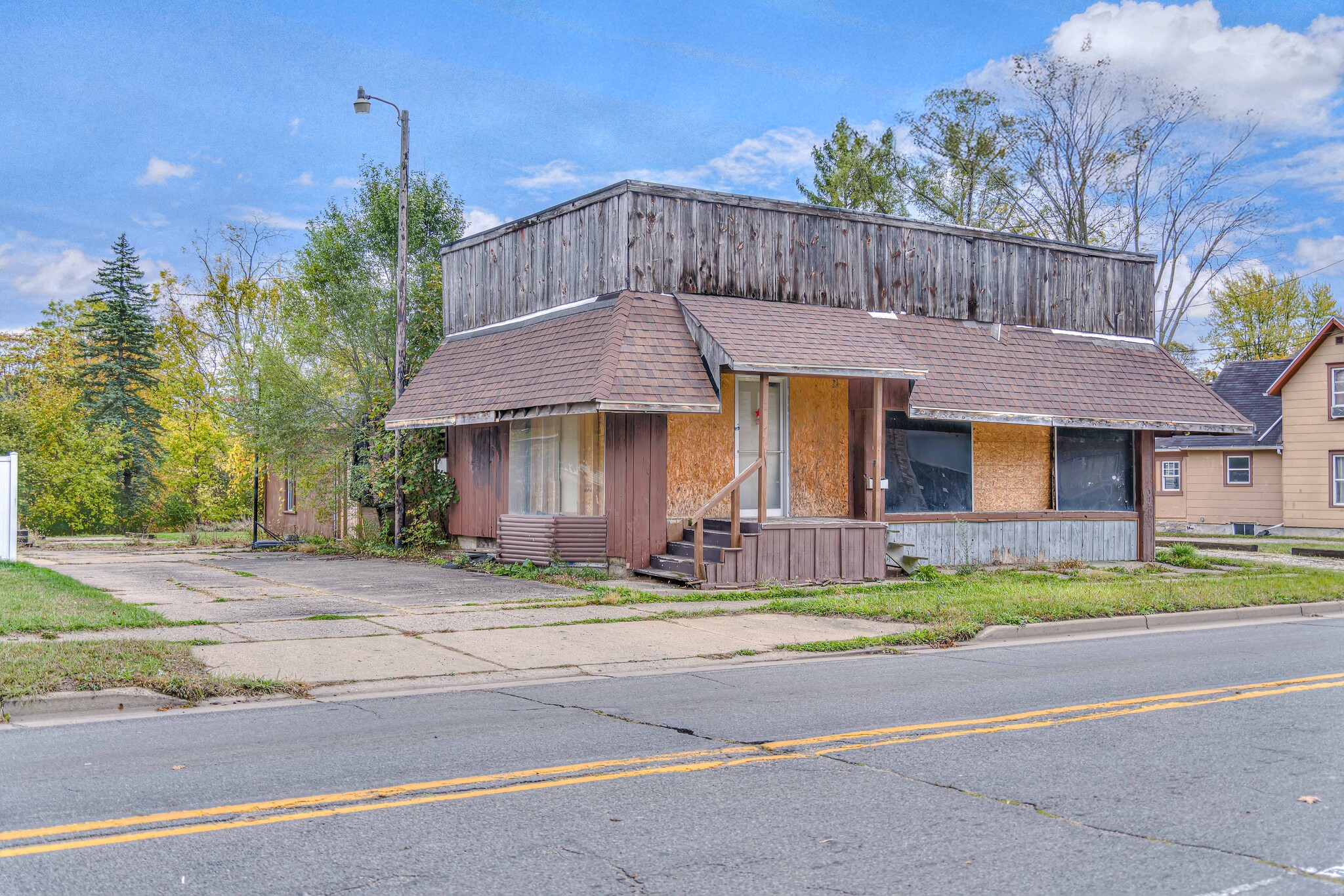 1011 Lansing Ave, Jackson, MI for sale Building Photo- Image 1 of 11