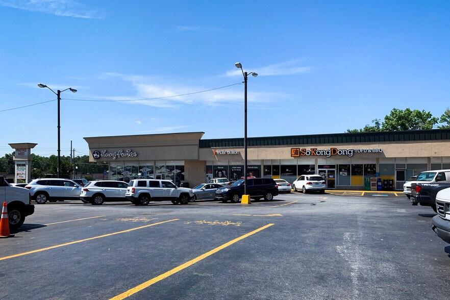 5280 Buford Hwy NE, Atlanta, GA à louer - Photo du bâtiment - Image 2 de 7
