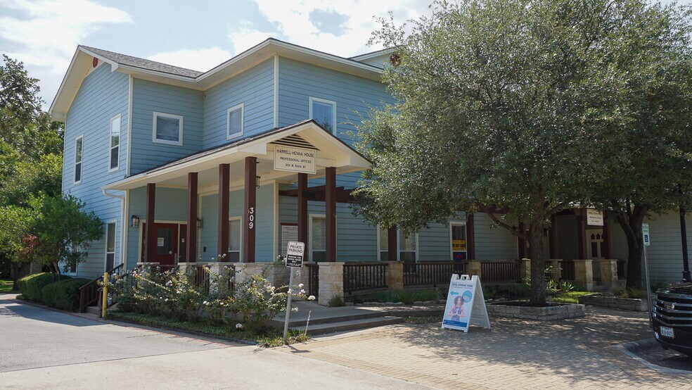 309 W Main St, Round Rock, TX for lease - Building Photo - Image 2 of 17