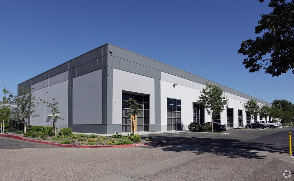 3620 Industrial Blvd, West Sacramento, CA for lease - Primary Photo - Image 1 of 6