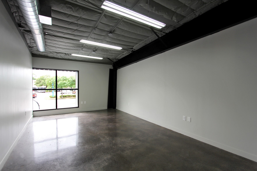 535 W 20th St, Houston, TX for lease - Interior Photo - Image 2 of 6