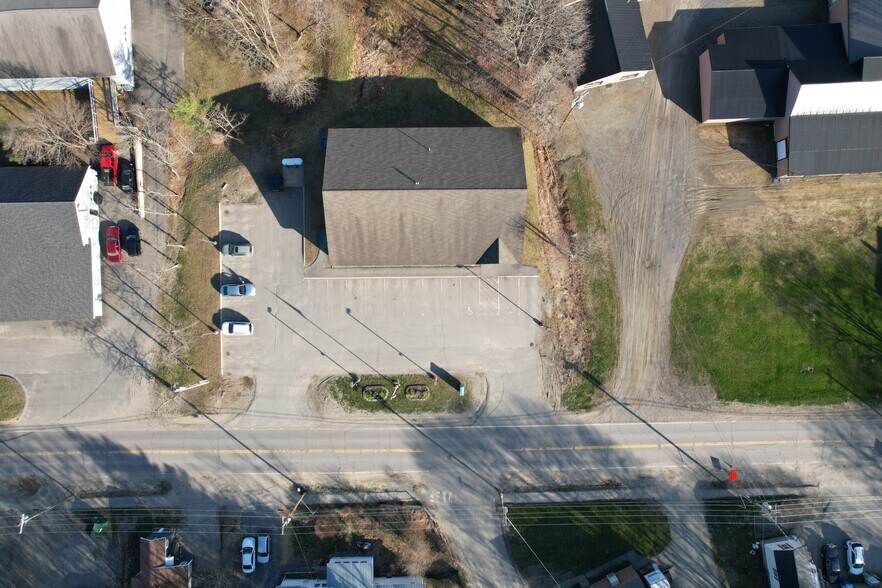 74 Water St, Oakland, ME à louer - Photo du bâtiment - Image 3 de 10