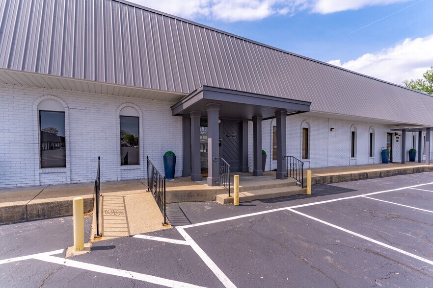2816 Veach Rd, Owensboro, KY à vendre - Photo du bâtiment - Image 2 de 8