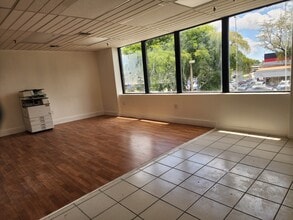 4160 W 16th Ave, Hialeah, FL à louer Photo intérieure- Image 2 de 4