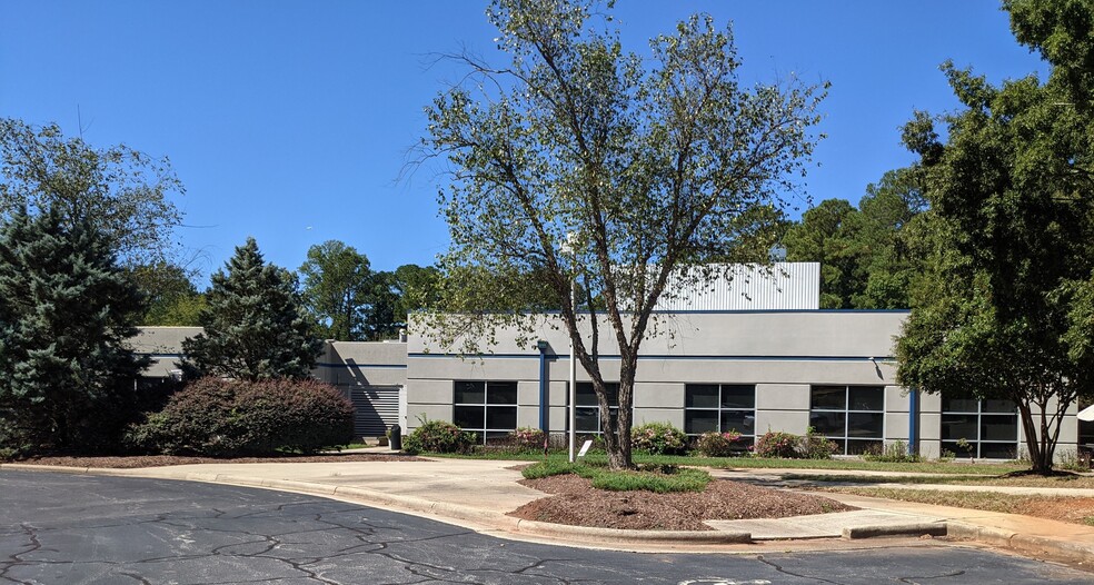 3300 Gateway Centre Blvd, Morrisville, NC for lease - Building Photo - Image 2 of 7