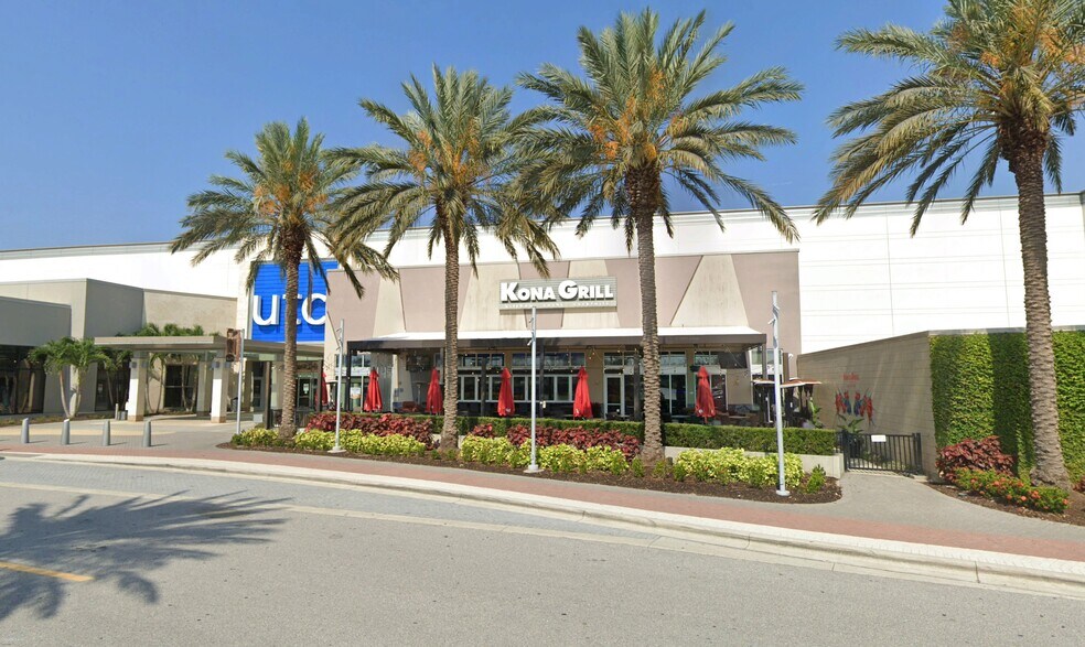 140 University Town Center Dr, Sarasota, FL à louer - Photo du bâtiment - Image 2 de 11