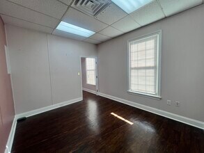 1770 Old Spring House Ln, Atlanta, GA for lease Interior Photo- Image 2 of 2
