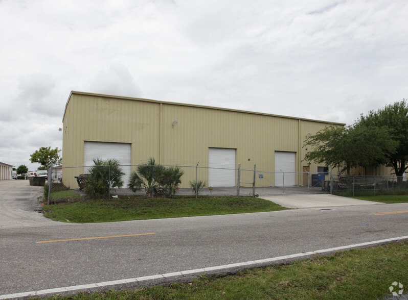 219 E McKenzie St, Punta Gorda, FL for sale - Primary Photo - Image 1 of 4