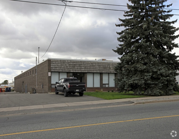144-146 Oakdale Rd, Toronto, ON à vendre - Photo du bâtiment - Image 3 de 4