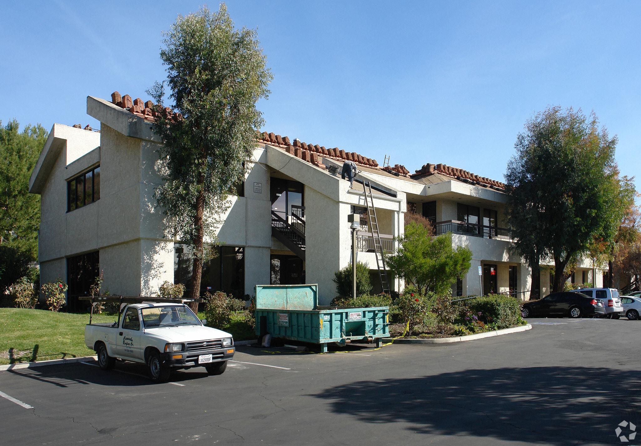 2955 E Hillcrest Dr, Thousand Oaks, CA for lease Primary Photo- Image 1 of 5