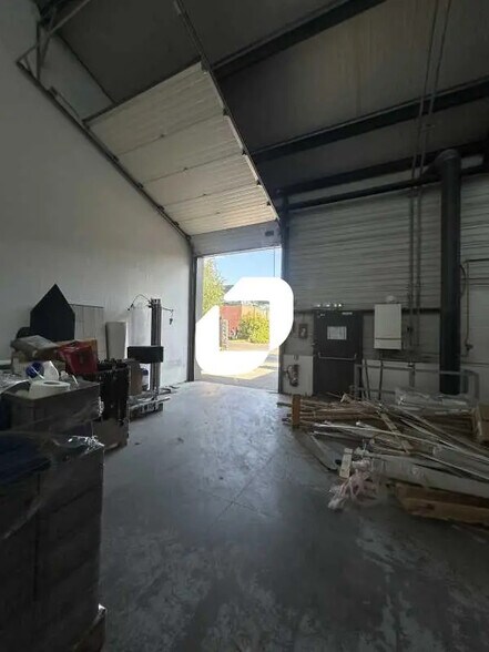 Office in Saint-Denis for lease - Interior Photo - Image 2 of 10