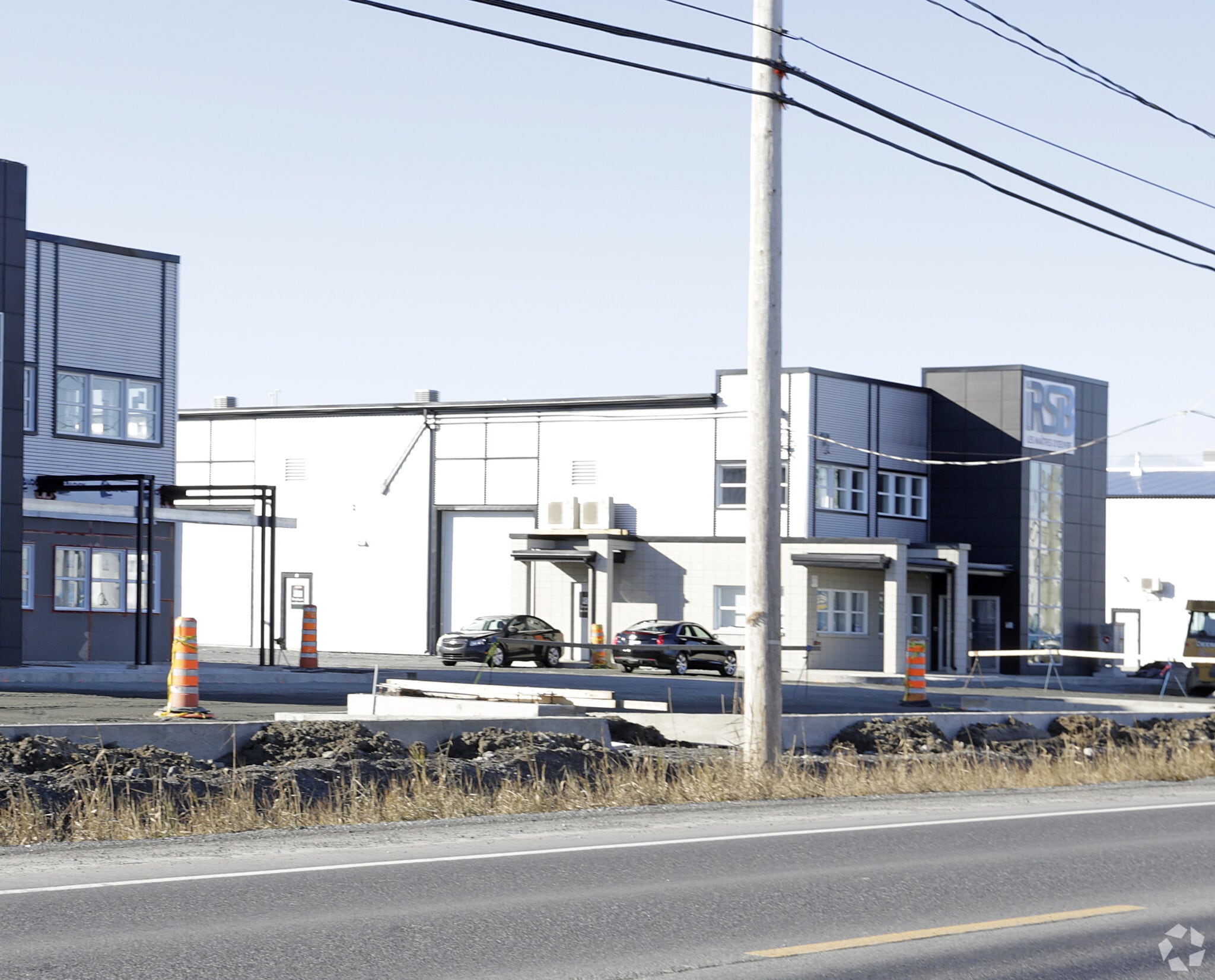 1352 Boul Lionel-Boulet, Varennes, QC for sale Primary Photo- Image 1 of 8