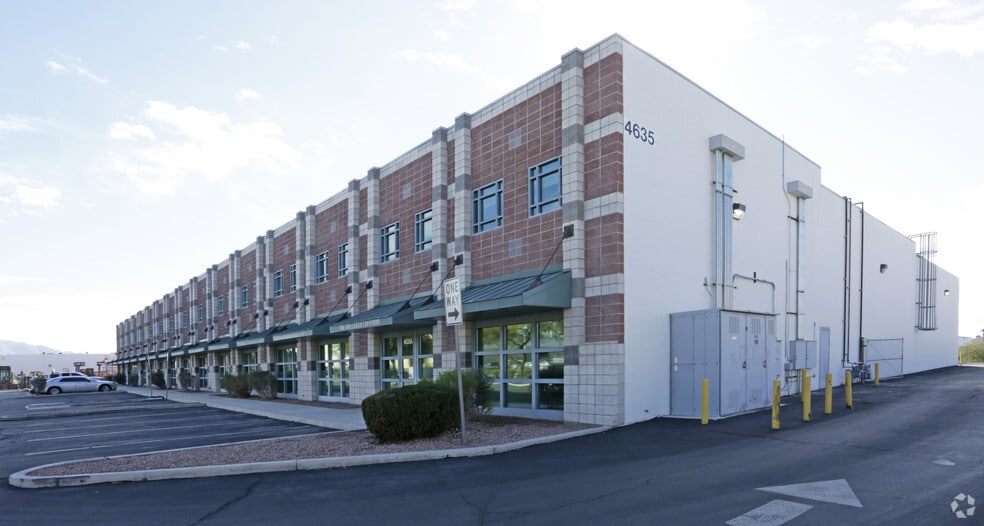 Price reduced for fast Sale by $600,000. $183.00 a sq. ft., North Las Vegas, NV for sale - Primary Photo - Image 1 of 20