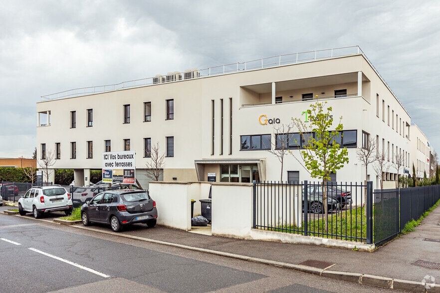 5-7 Chemin Du Tronchon, Dardilly for sale - Primary Photo - Image 1 of 16