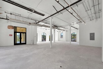 4671-4681 Huntington Dr S, Los Angeles, CA for lease Interior Photo- Image 2 of 11