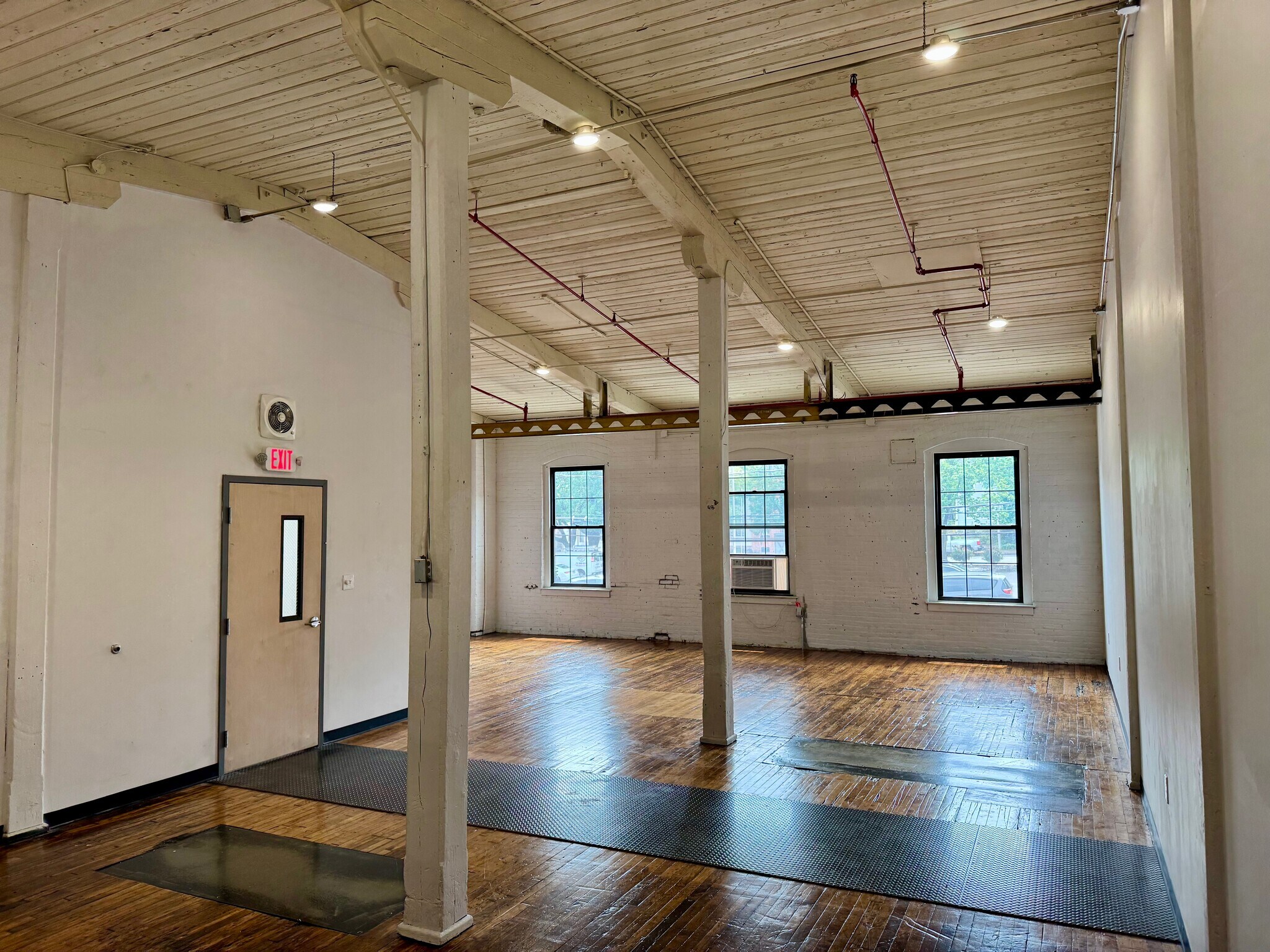 441 E Market St, York, PA for lease Interior Photo- Image 1 of 7