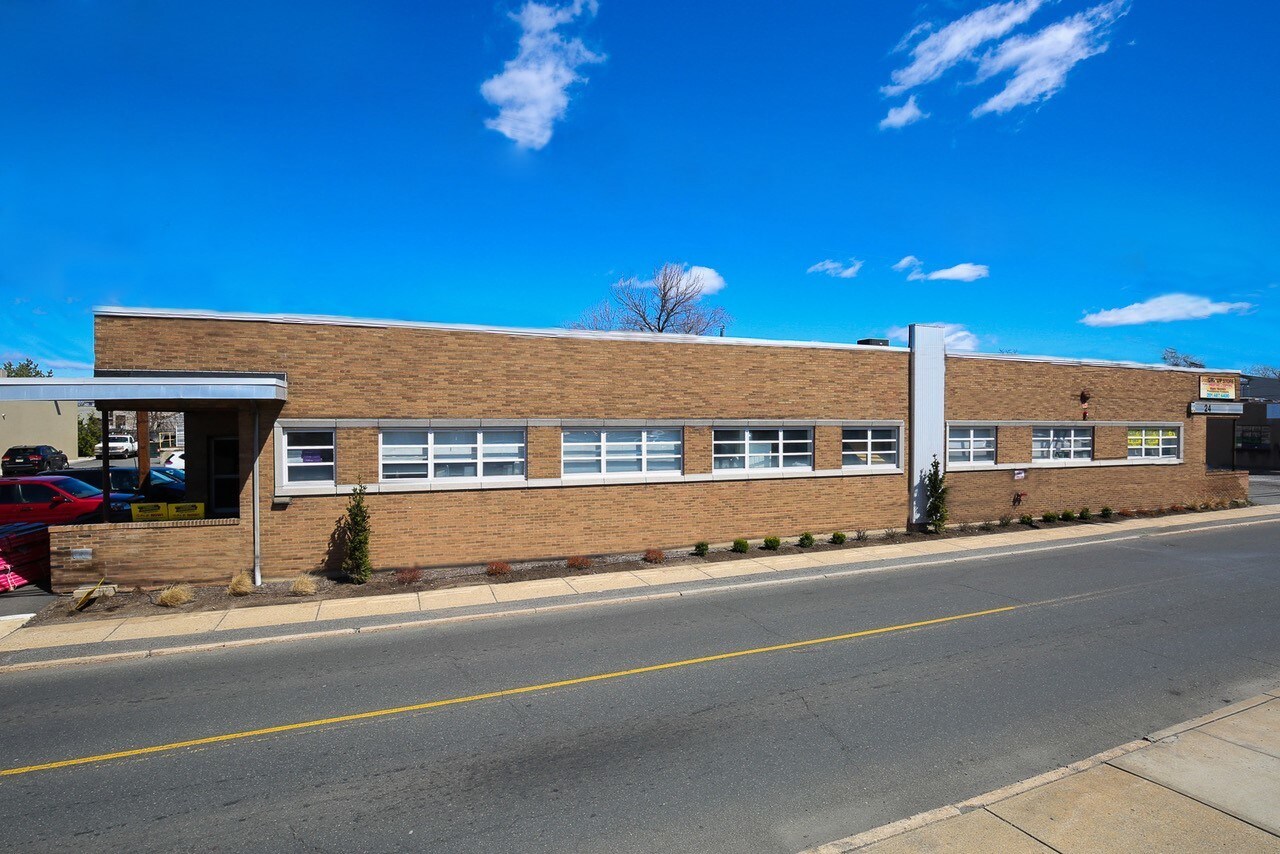 14-24 E Wesley St, South Hackensack, NJ à louer Photo principale- Image 1 de 3
