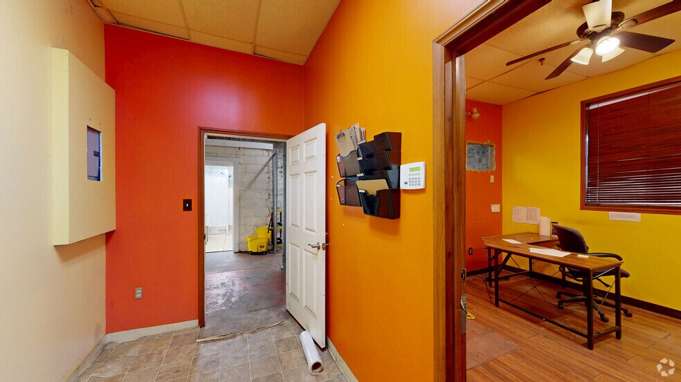 1153 W Elizabeth Ave, Linden, NJ à louer - Numérisation 3D de Matterport - Image 2 de 16