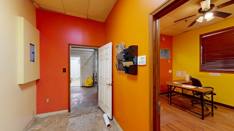 1153 W Elizabeth Ave, Linden, NJ à louer - Numérisation 3D de Matterport - Image 2 de 16