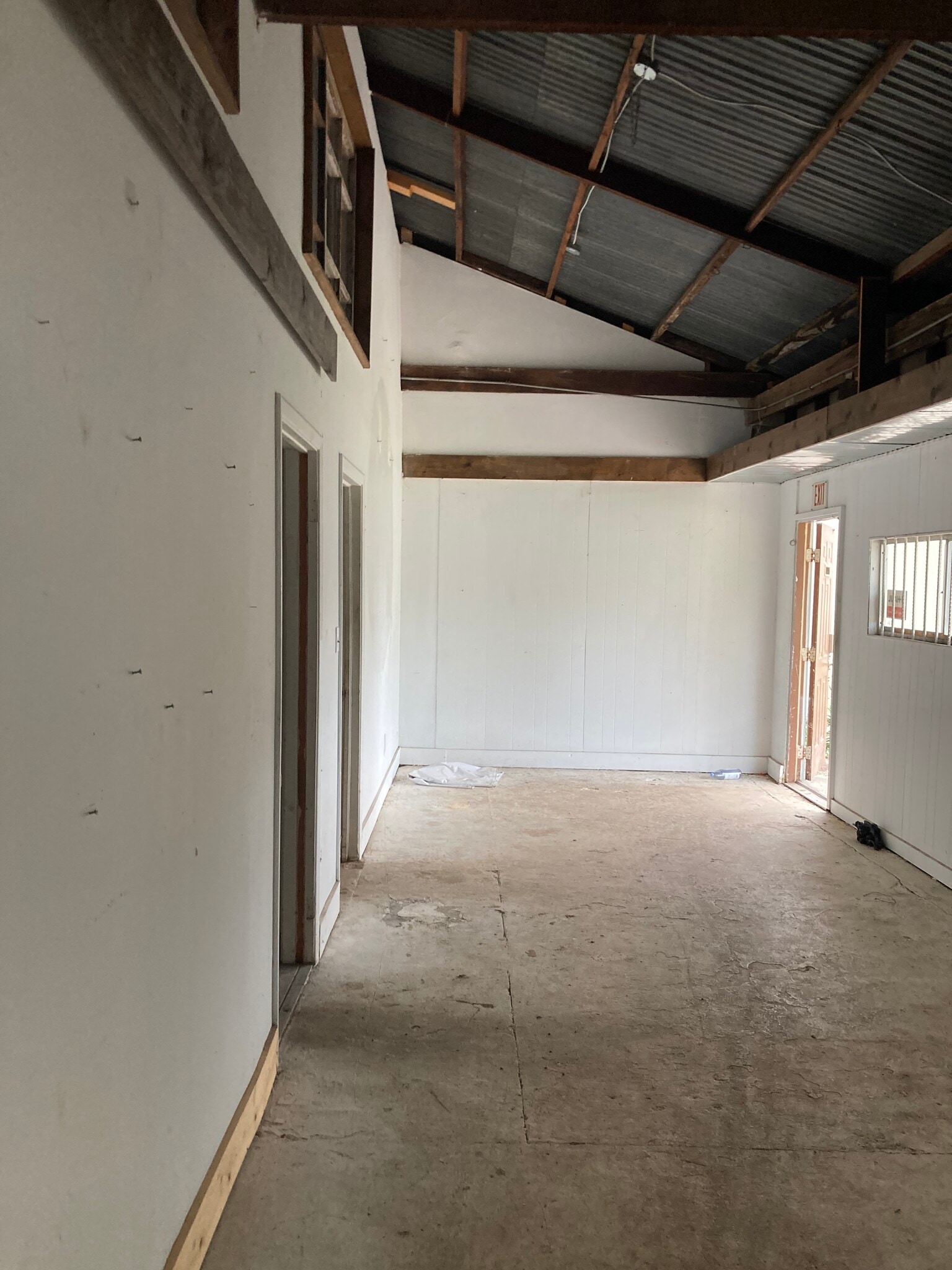 1717 W Arch St, Tampa, FL for lease Interior Photo- Image 1 of 10