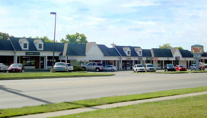 2602-2619 SW 21st St, Topeka, KS à louer - Photo du bâtiment - Image 1 de 4