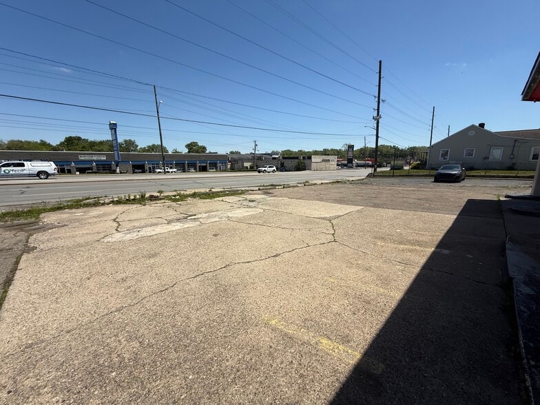 Keystone Assemblage for Redevelopment portfolio of 4 properties for sale on LoopNet.ca - Building Photo - Image 3 of 10